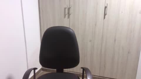  Khawit  online show from February 17, 6:31 am