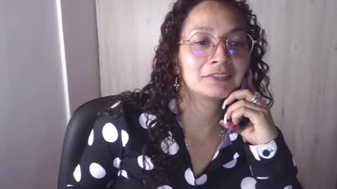  Khawit  online show from February 17, 7:12 pm