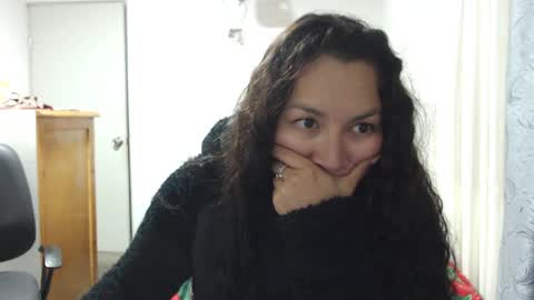  Khawit  online show from April 5, 10:20 pm