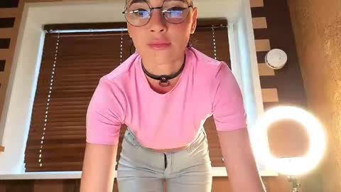 Snapshot of kaycee__ chatting on October 19, 5:53 am kaycee__ online show from October 19, 5:53 am