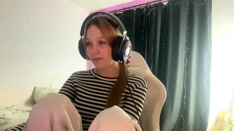 Amia online show from April 17, 9:50 pm