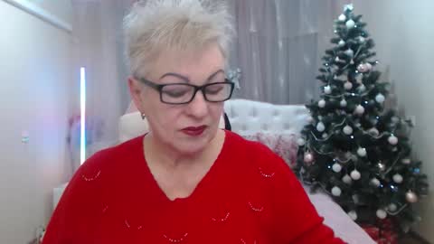 kaylesmoll online show from January 14, 8:25 pm