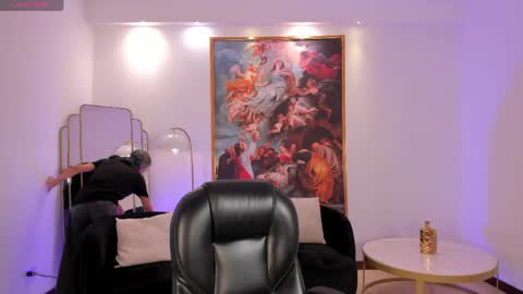 Kay online show from April 18, 4:04 am