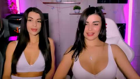 kayworl online show from May 14, 2:45 pm