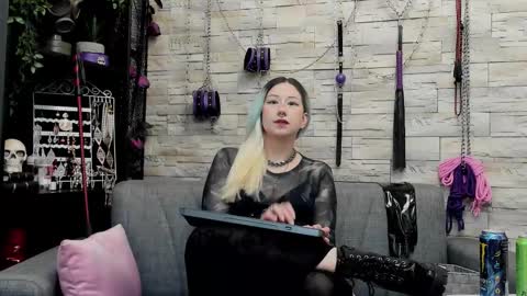 Miss Kazia online show from March 19, 2:05 am