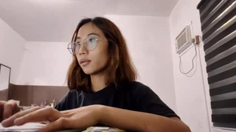 Andrea online show from April 19, 2:44 am