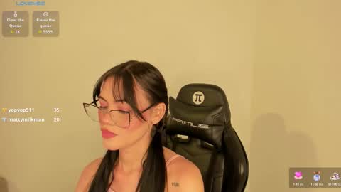 Snapshot of keily_brox chatting on October 14, 8:33 pm Keily brox online show from October 14, 8:33 pm