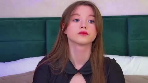 Keira online show from June 8, 6:08 pm