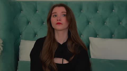 Keira online show from March 2, 6:03 pm