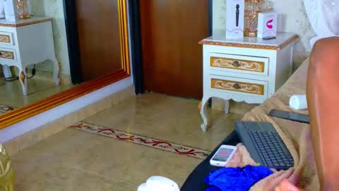 kelly_swift online show from February 20, 6:26 am