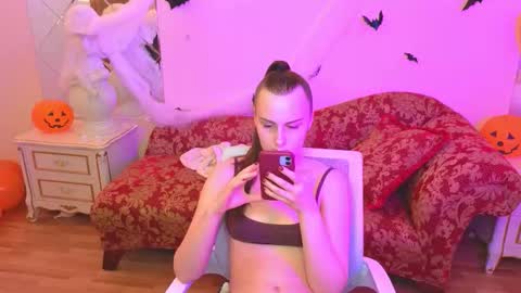 Im Kelly online show from October 20, 12:30 pm