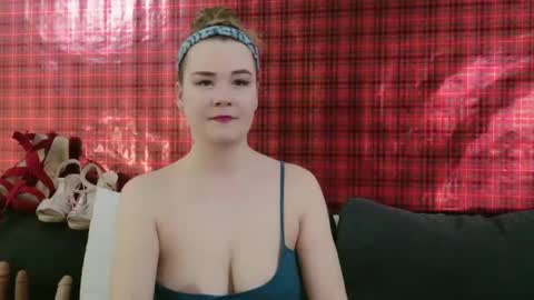 kellylynn76 online show from February 19, 11:36 pm