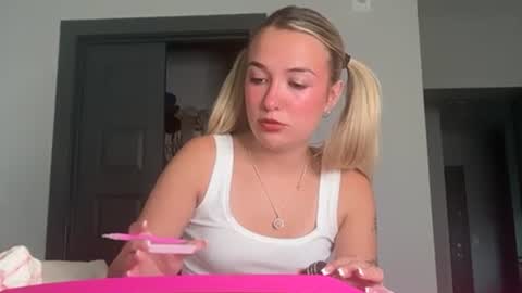 Kelsey Blu online show from May 14, 11:43 pm