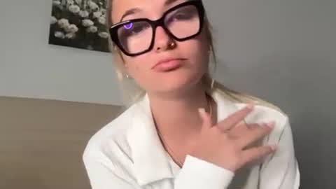 Kelsey Blu online show from April 28, 10:57 pm