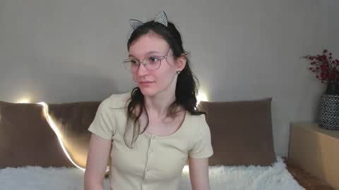 Kelsirabenold online show from March 12, 6:16 am