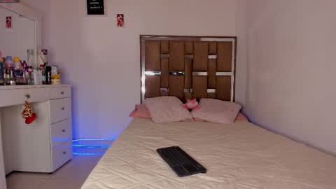 Kendall ewers online show from October 24, 1:01 am