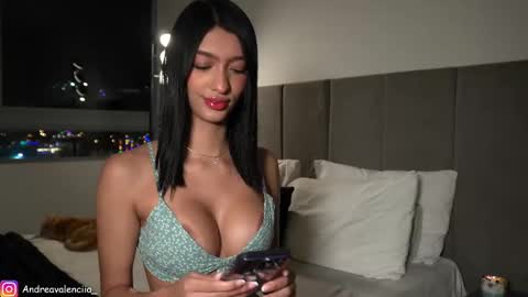 Snapshot of kendall_ruiiz chatting on February 28, 11:45 pm Andrea online show from February 28, 11:45 pm
