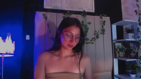Snapshot of kendall_saenz chatting on October 23, 8:37 pm kendall_saenz online show from October 23, 8:37 pm