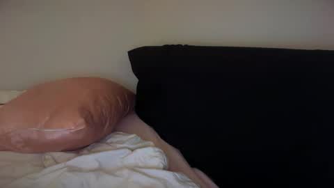 kendallmonroee online show from January 14, 11:43 pm