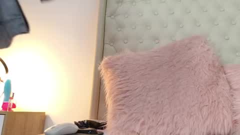 Kendall online show from June 19, 9:24 am