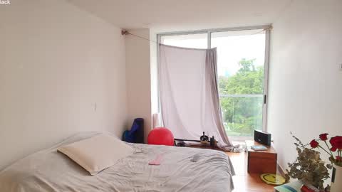 kendall online show from February 10, 5:49 pm