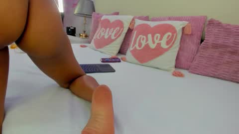 Kendal  online show from November 26, 9:05 pm