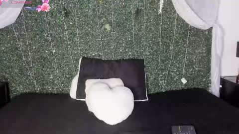 KENTHA  online show from February 3, 10:31 am