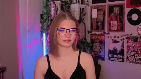 Lisa online show from January 9, 10:30 am