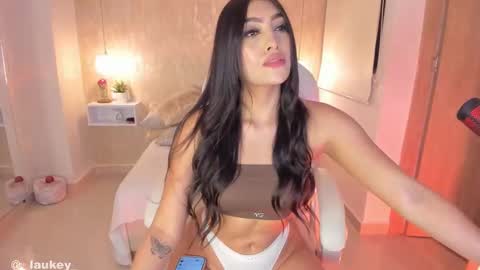  IG  LAUKEY  online show from March 10, 4:49 am