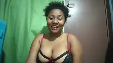 Snapshot of kezia0910 chatting on October 15, 7:16 pm kezia0910 online show from October 15, 7:16 pm