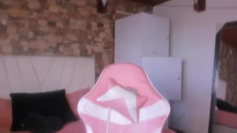 Khami online show from April 28, 8:02 pm