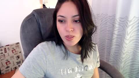 Snapshot of khal_girl chatting on February 8, 2:49 pm Liss online show from February 8, 2:49 pm