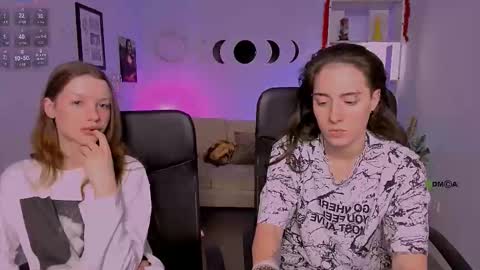 khloebeauty online show from March 27, 8:31 pm