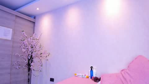    N         M online show from October 20, 12:30 pm