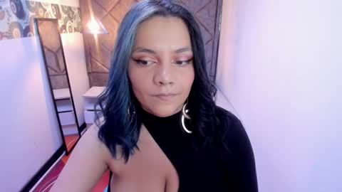 kiara Cruz online show from November 3, 8:24 pm