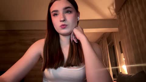 Ola my name is Lissa  Lets hit 10 Thumbs Up together   online show from February 18, 3:22 pm