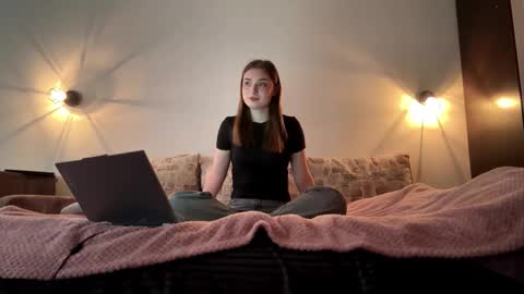 Ola my name is Lissa  Lets hit 10 Thumbs Up together   online show from March 6, 12:33 pm