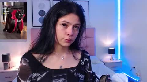 kIKI online show from October 6, 8:46 pm