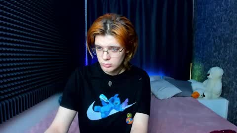 Snapshot of kiki_krash chatting on January 7, 10:22 am Kiki online show from January 7, 10:22 am