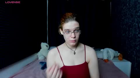 Snapshot of kiki_krash chatting on January 12, 10:12 am Kiki online show from January 12, 10:12 am