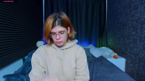 Snapshot of kiki_krash chatting on February 14, 10:17 am Kiki online show from February 14, 10:17 am