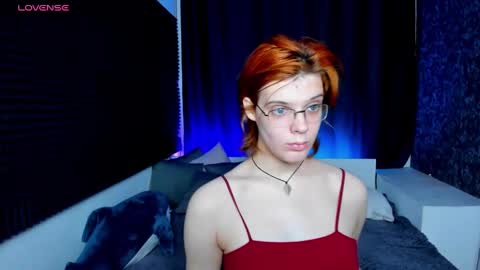 Snapshot of kiki_krash chatting on December 9, 10:22 am Kiki online show from December 9, 10:22 am