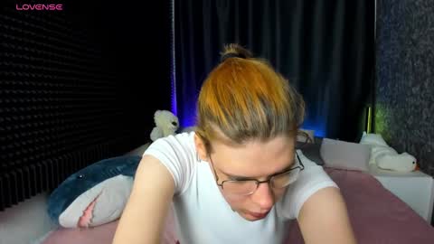 Snapshot of kiki_krash chatting on January 16, 10:21 am Kiki online show from January 16, 10:21 am