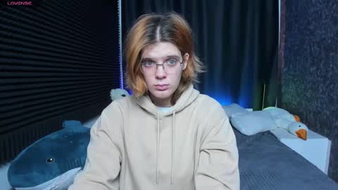 Snapshot of kiki_krash chatting on February 15, 10:11 am Kiki online show from February 15, 10:11 am