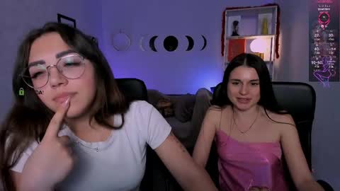 kiki_swan online show from May 7, 10:46 pm