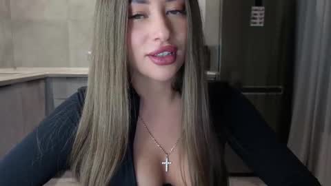 EvaAnna online show from October 22, 6:57 pm