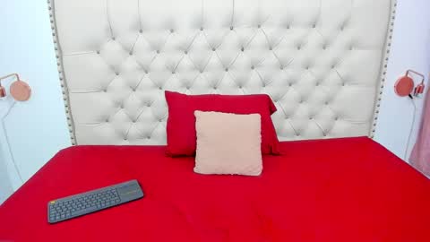 kim_eli online show from December 14, 7:03 pm