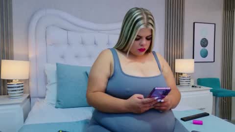 KimBrooks online show from January 18, 11:17 am