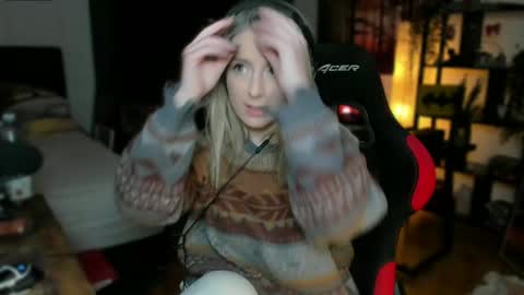 Wolfs Girl online show from February 12, 7:13 pm