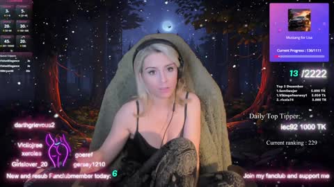 Wolfs Girl online show from December 17, 6:24 am